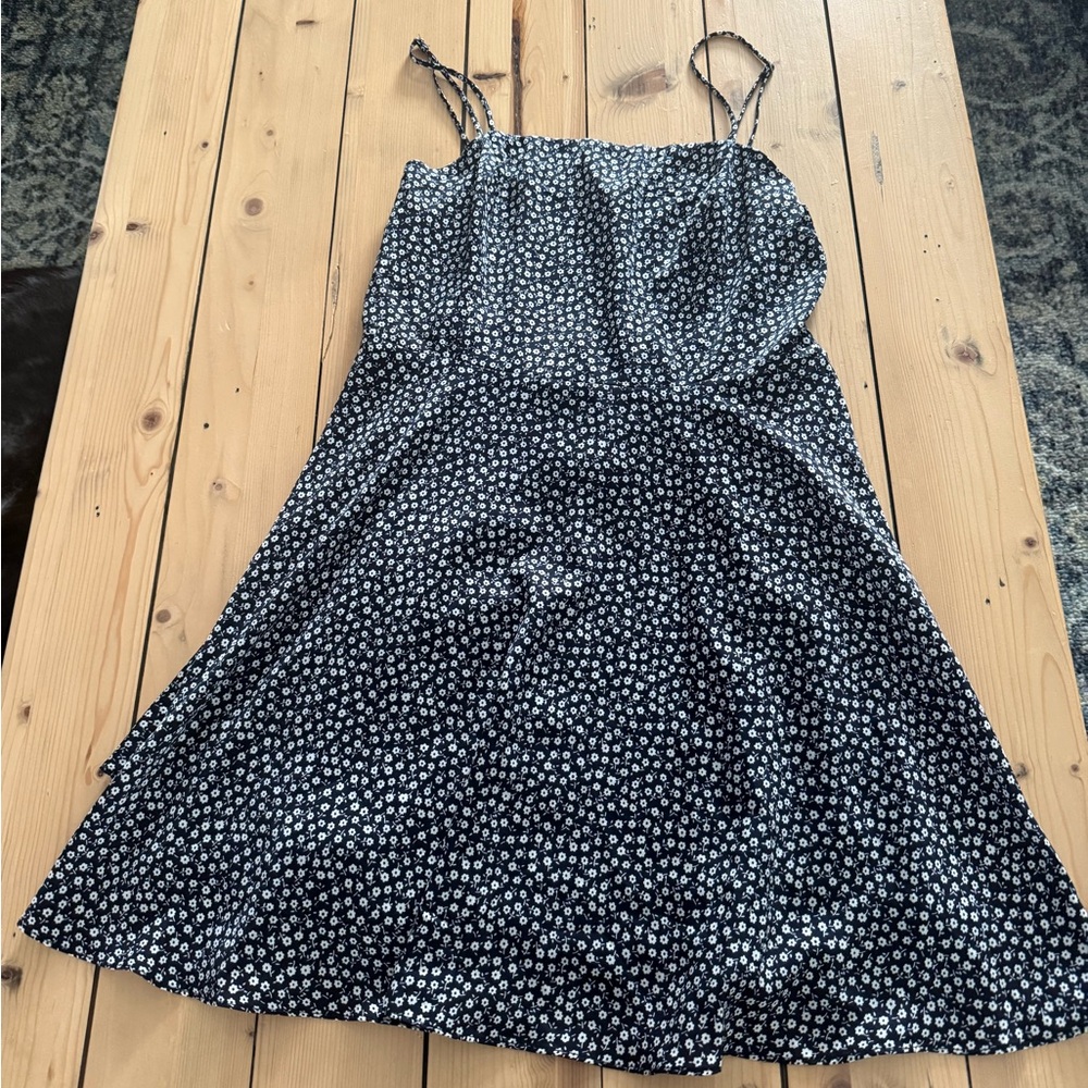 Vici Black and white floral dress Size S